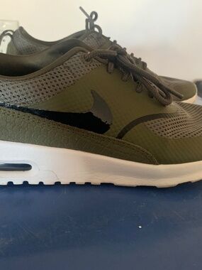 Nike Air Max Thea Cargo Womens 6.5